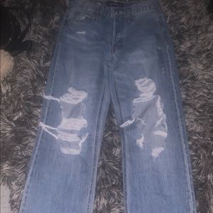 Boyfriend jeans ripped